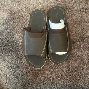 Dockers Brown Faux Leather Men's Slide, size 11-12